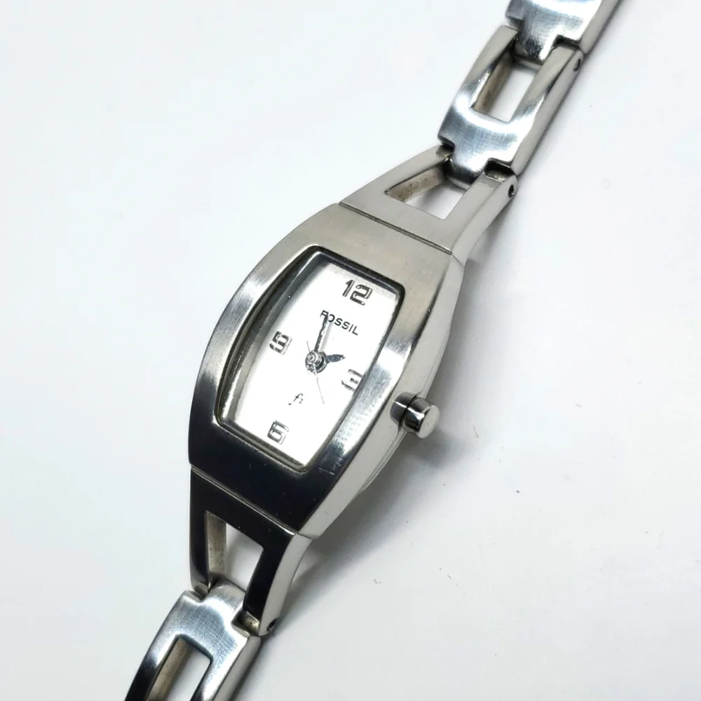Vintage Fossil Watch F² ES9381 Silver Toned Steel Wristband White Face Watch
